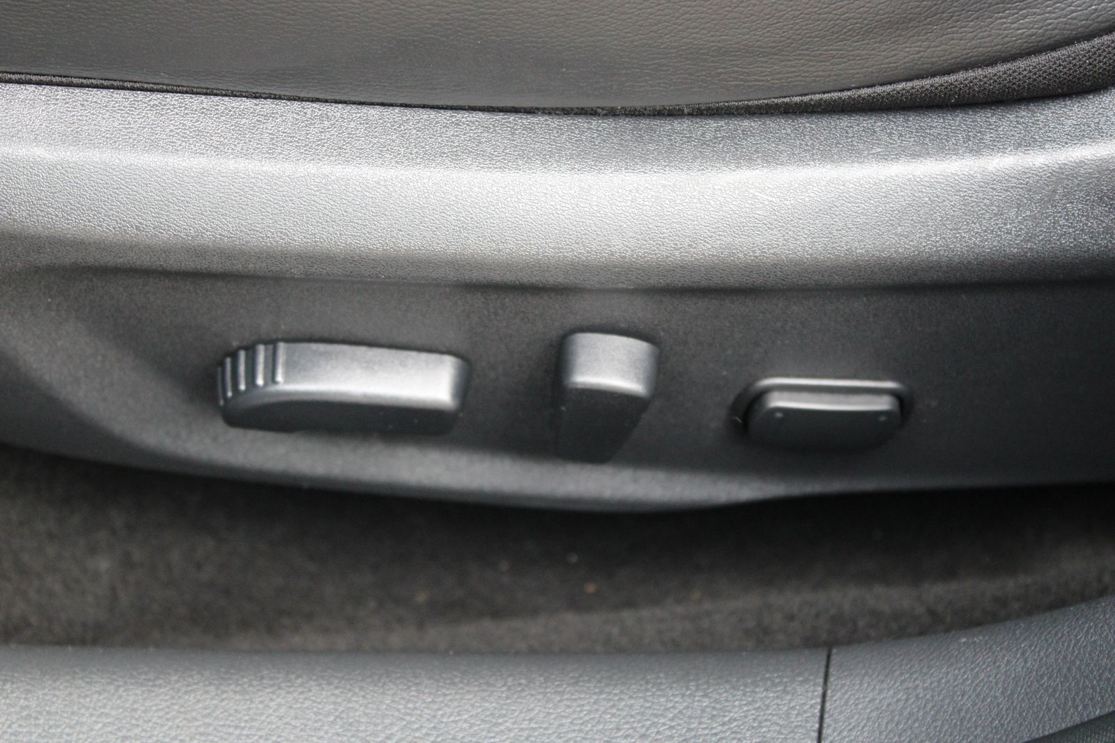 Used 2024 Gray Nissan SR image 26
