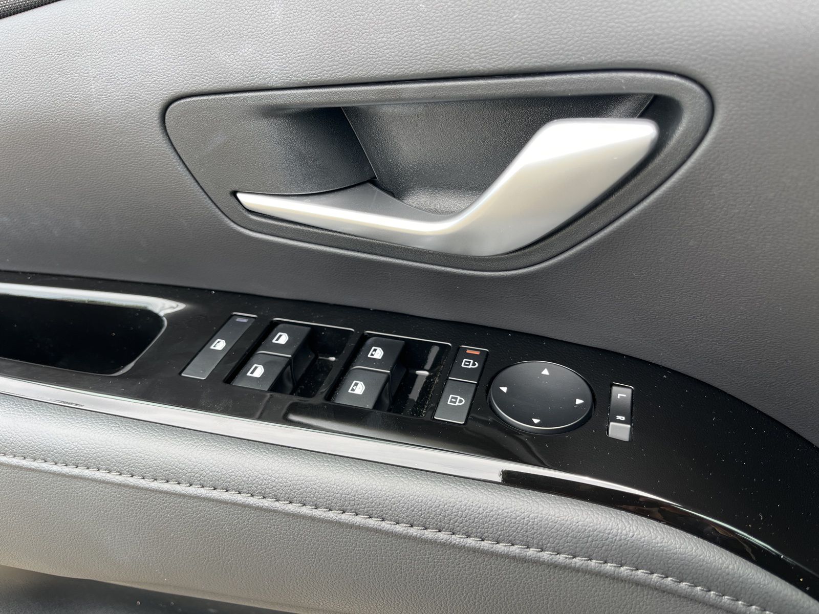 Used 2025 Gray Hyundai Limited image 12