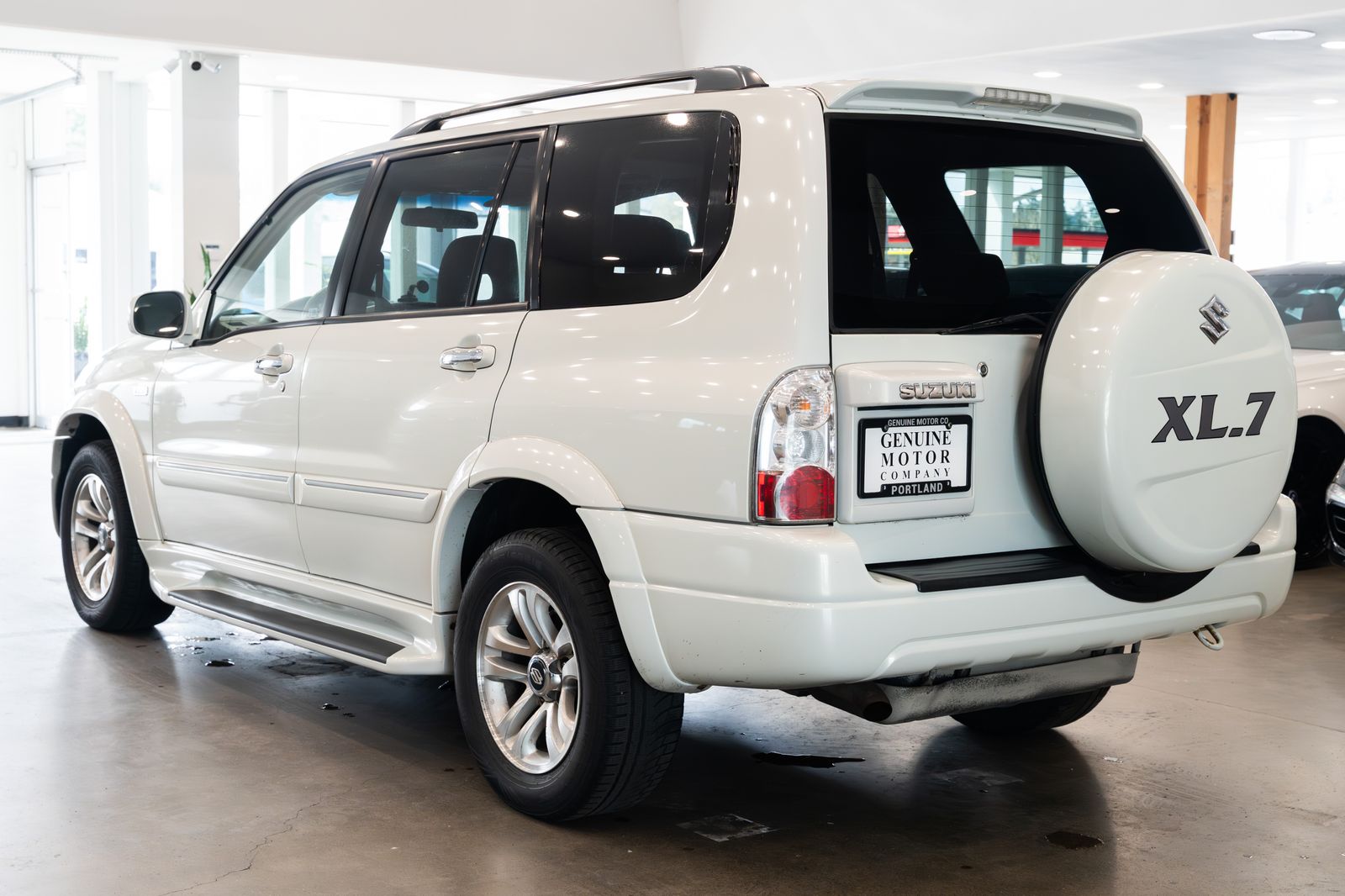 View vehicle photo 6