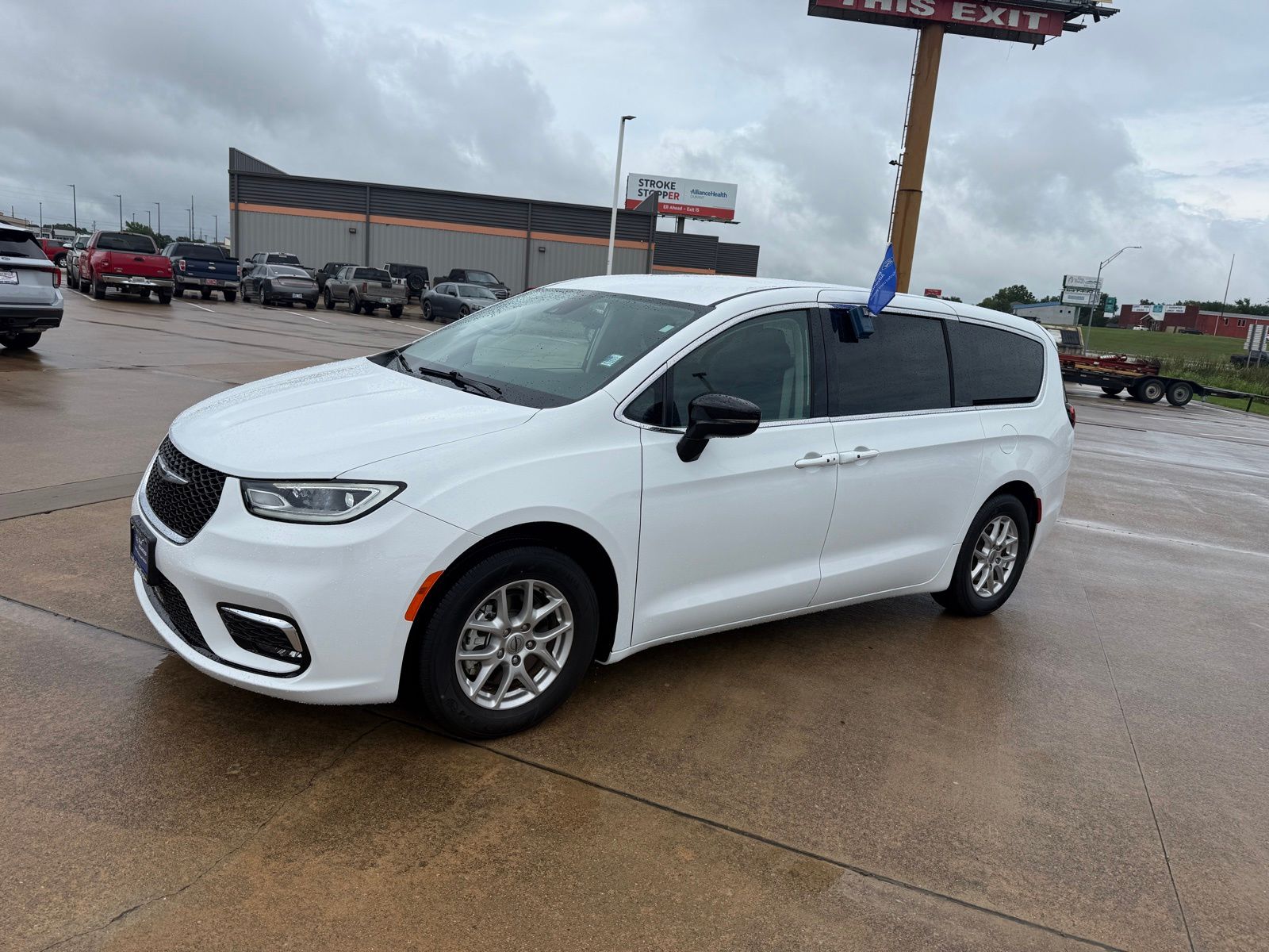 2024 Chrysler Pacifica Touring L FWD
