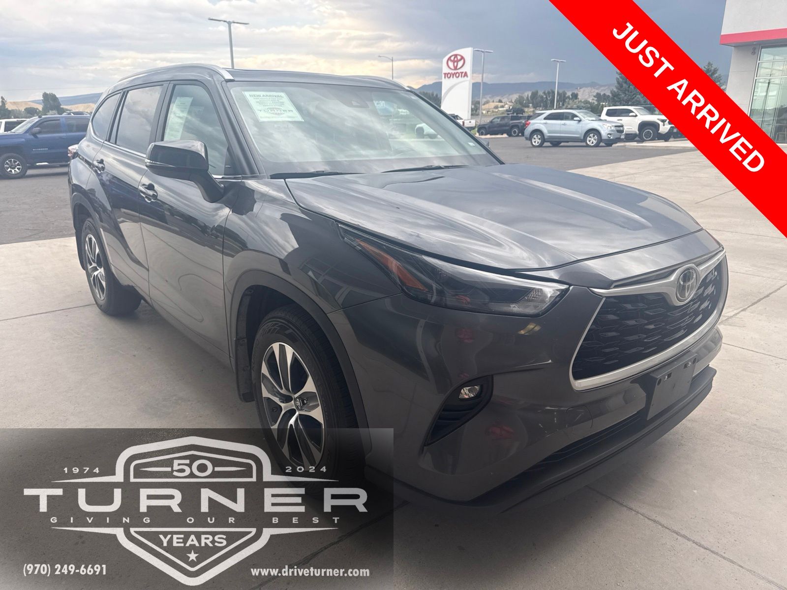 Magnetic Gray Metallic 2024 Toyota Highlander SUV / Crossover All-Wheel Drive 8-Speed Automatic