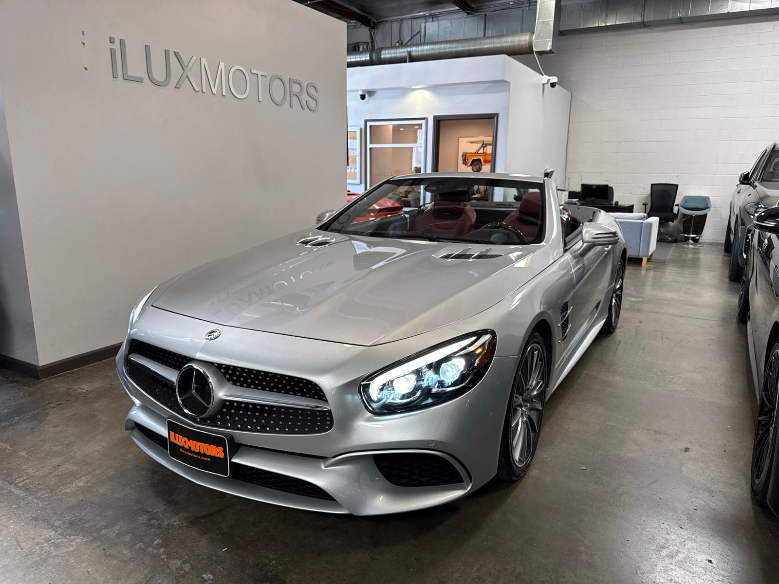 Iridium Silver 2019 Mercedes-Benz SL-Class Convertible Rear-Wheel Drive 9-Speed Automatic