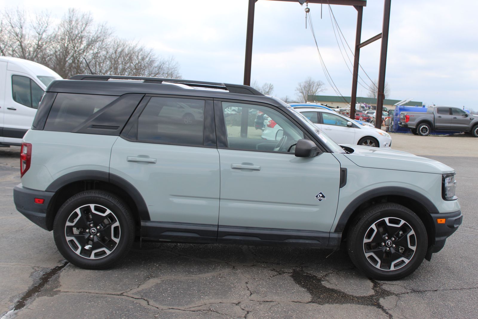 View vehicle photo 7