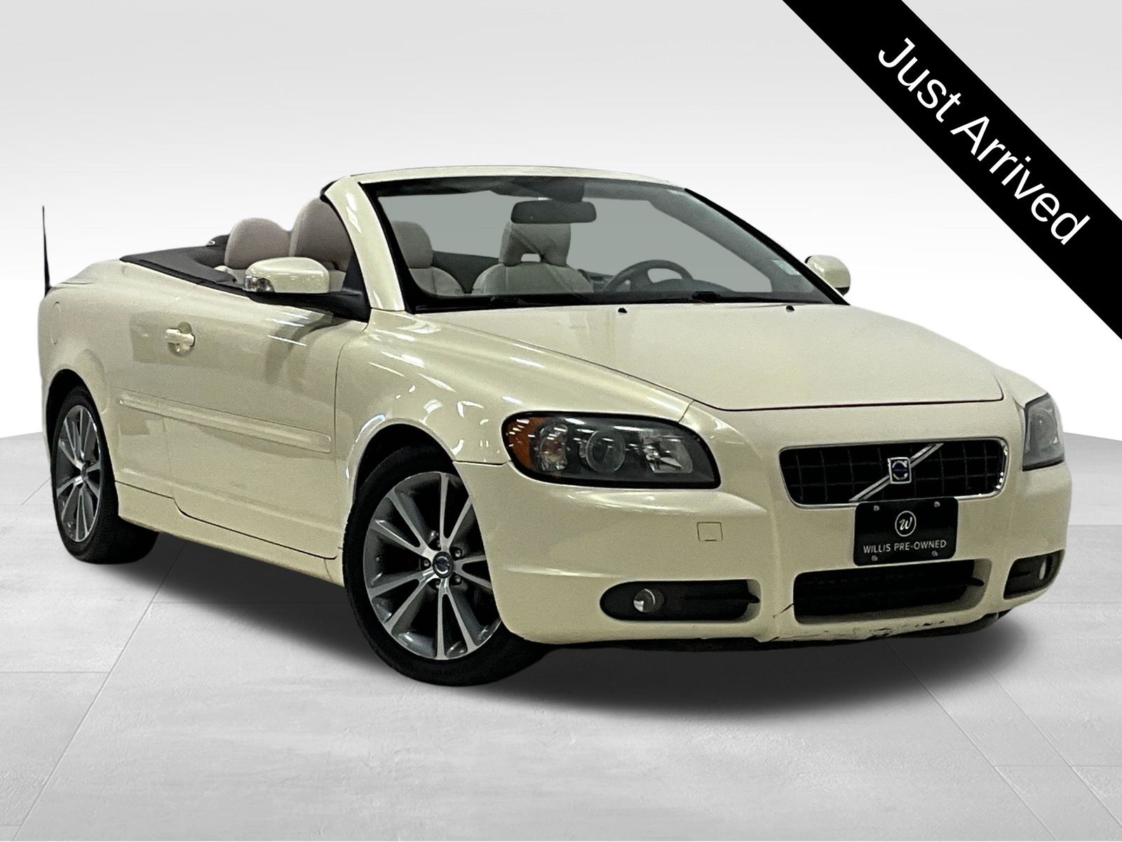 Vanilla Pearl Metallic 2010 Volvo C70 T5 Convertible Front-Wheel Drive 5-Speed Automatic