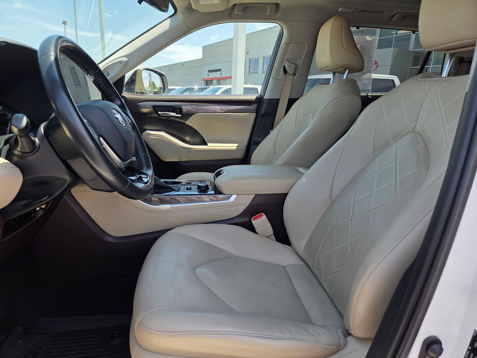 used 2021 Toyota Highlander car, priced at $29,325