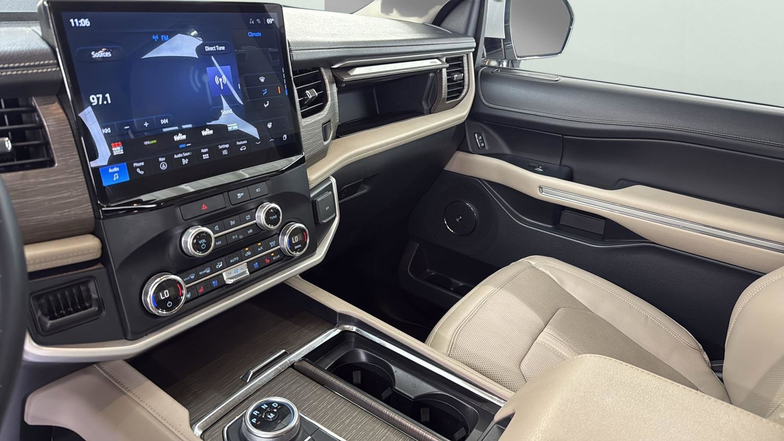 Used Car 2022 Ford Expedition  Limited For Sale Under $50,000 In Austin, Texas