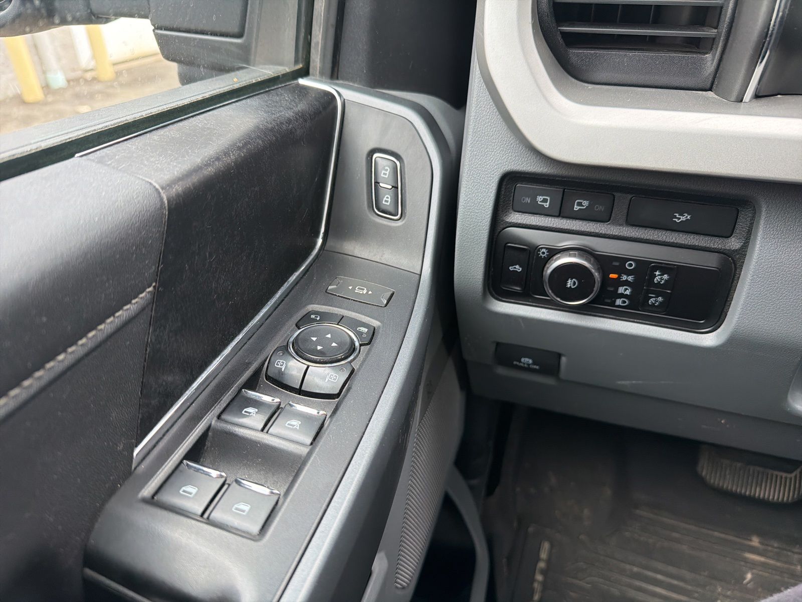 Used 2023 Black Ford XLT image 21