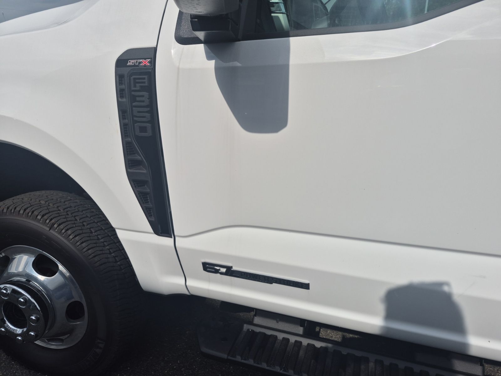 New 2026 Oxford White Ford XL image 10