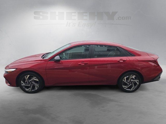 Used 2025 Red Hyundai SEL Sport image 15