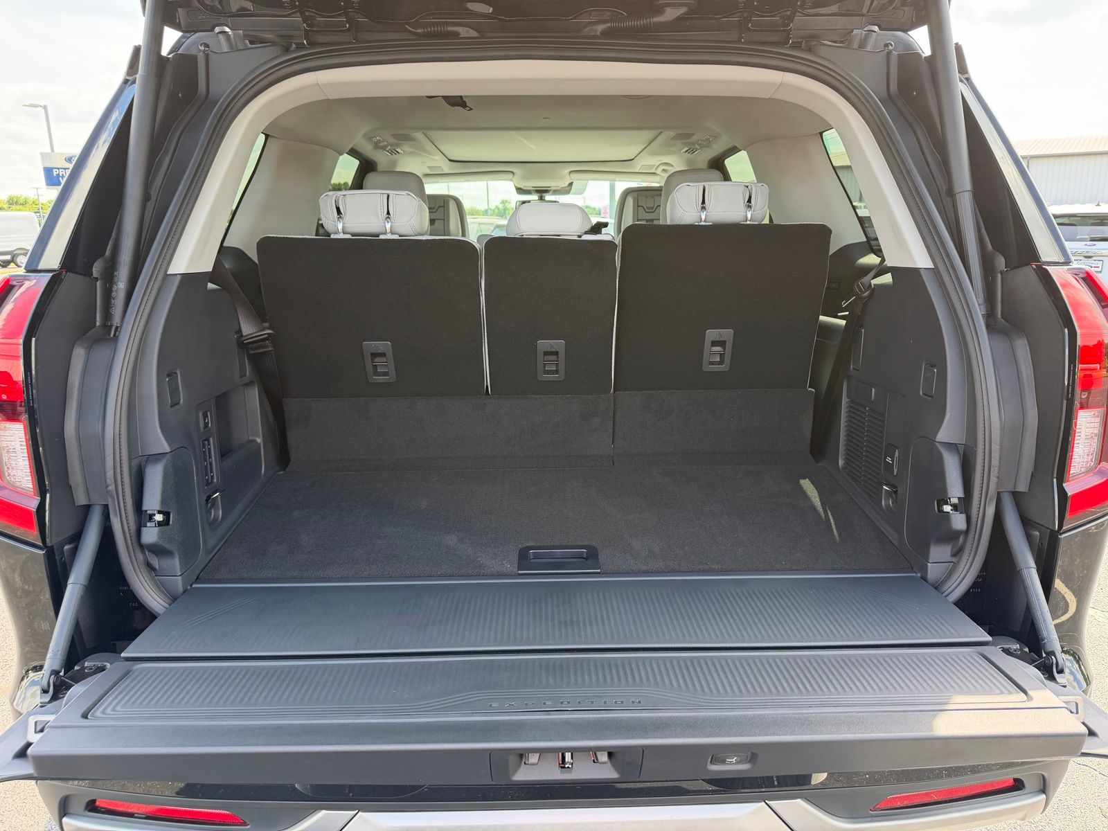 2026 Ford Expedition image 11