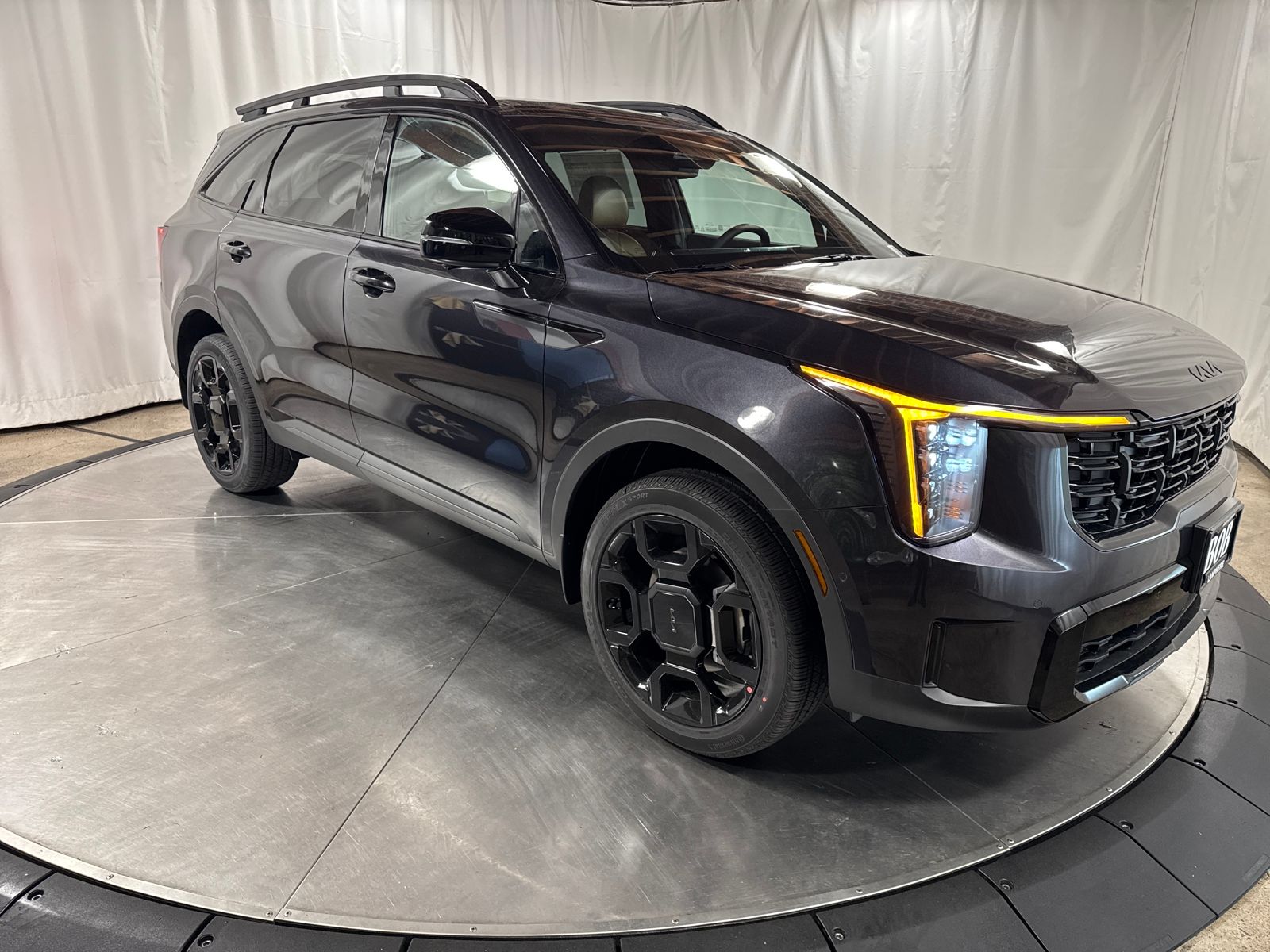 View vehicle photo 7