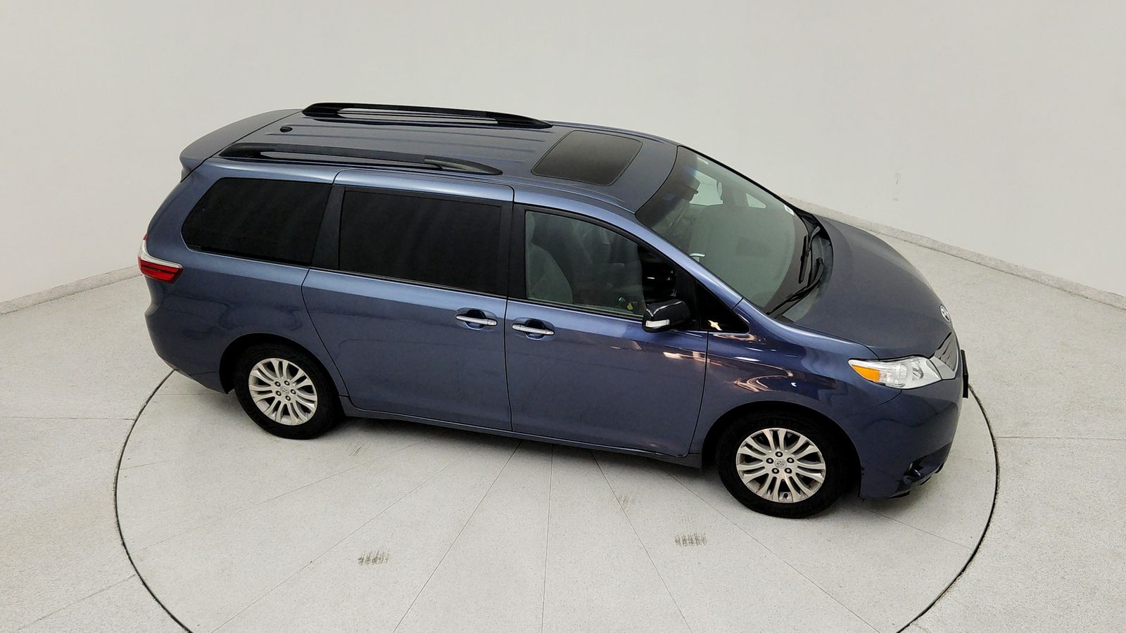 Used 2015 Blue Toyota XLE image 20