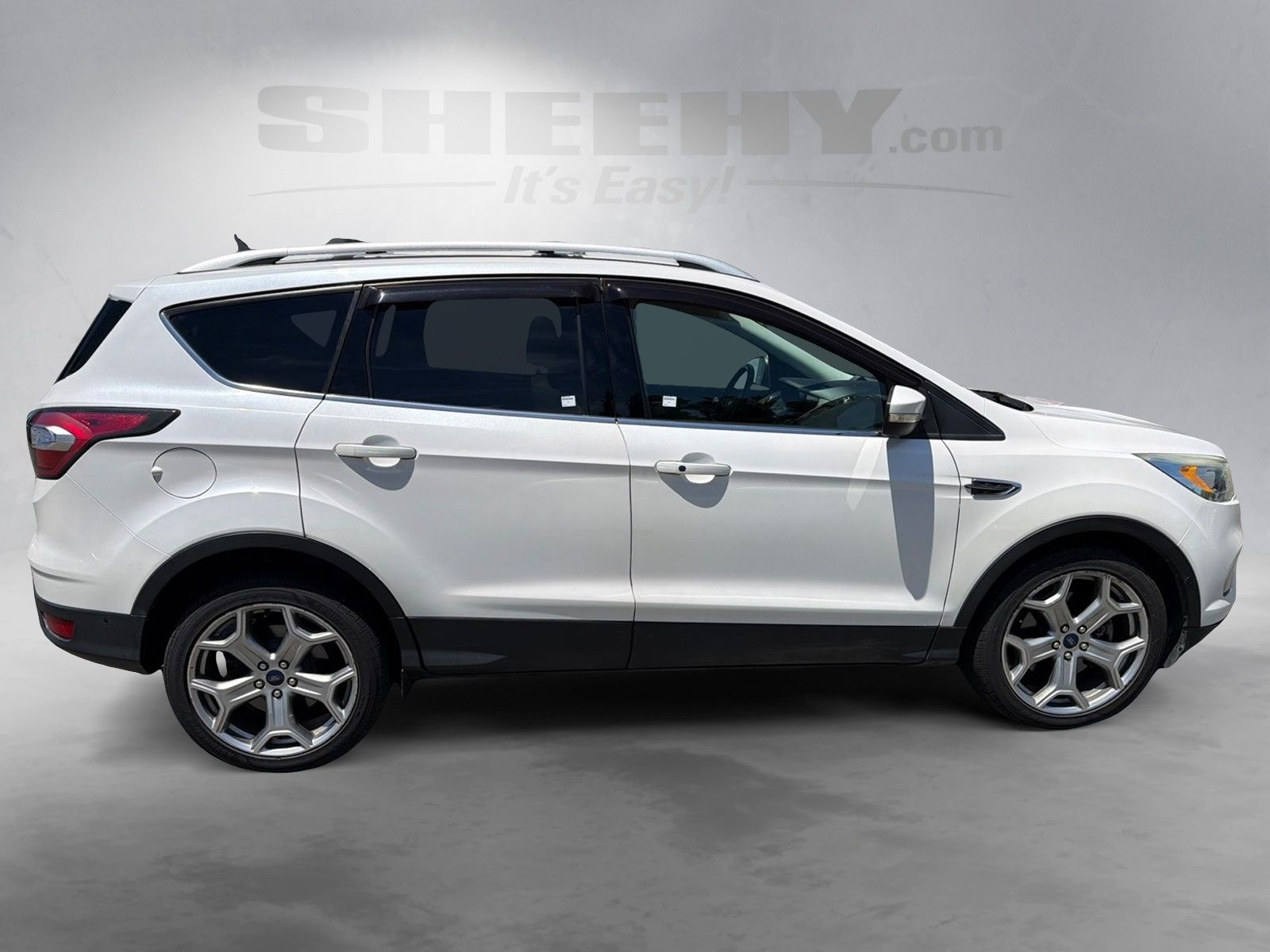 Used 2017 White Platinum Clearcoat Metallic Ford Titanium image 10