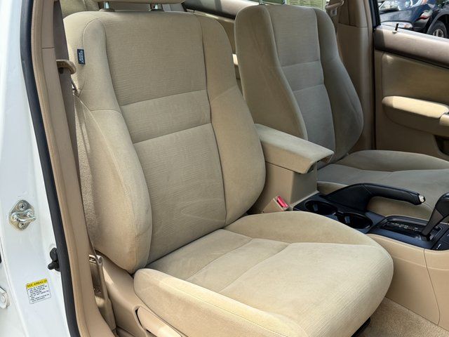 Used 2007 Taffeta White Honda LX image 32