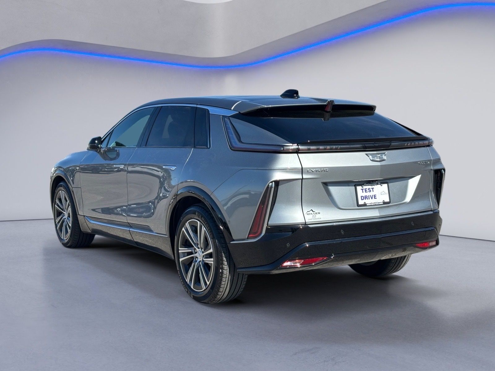 View vehicle photo 3