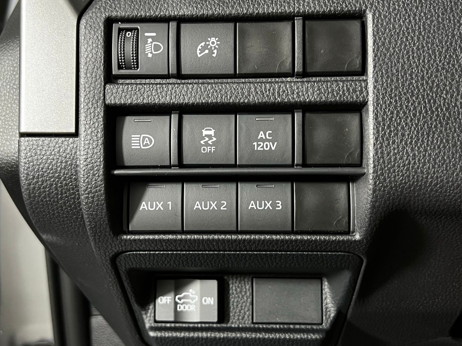 2025 Toyota Tacoma TRD Off-Road 25