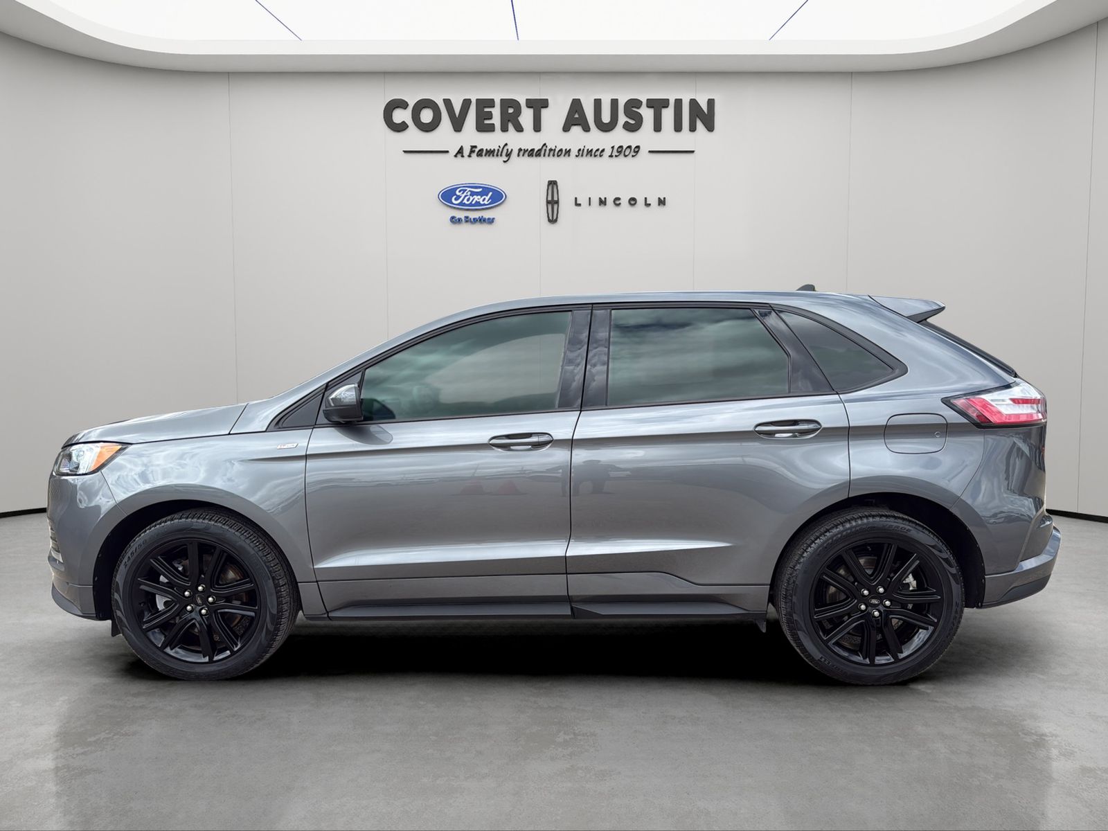 Used Car 2023 Ford Edge  St Line For Sale Under $30,000 In Austin, Texas
