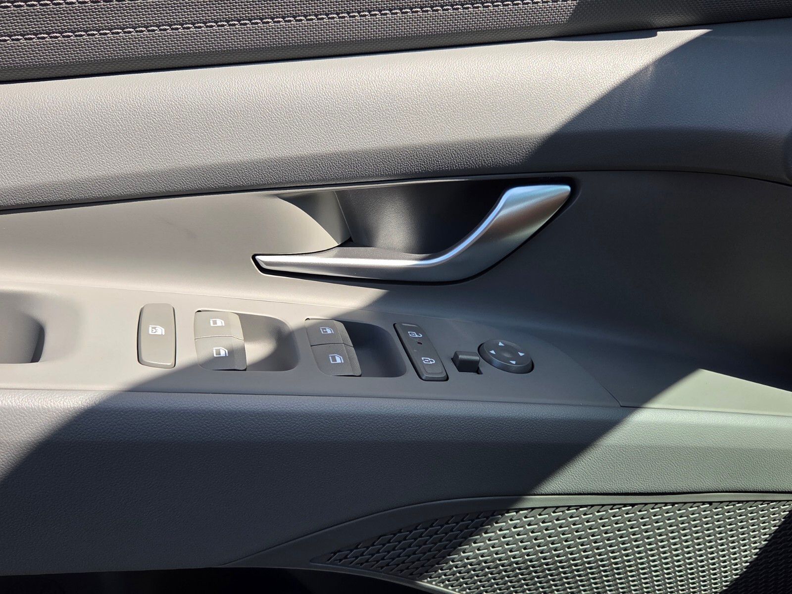 New 2026 Gray HYUNDAI SE image 26
