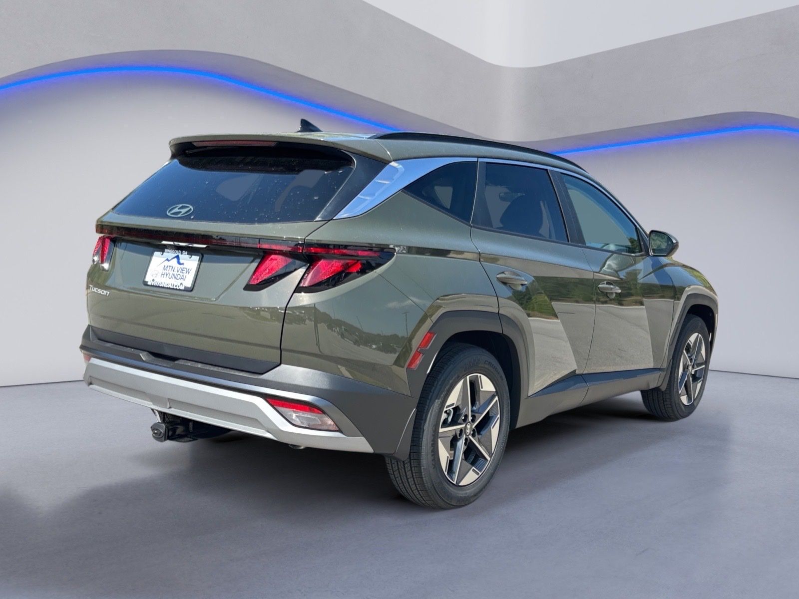 View vehicle photo 3