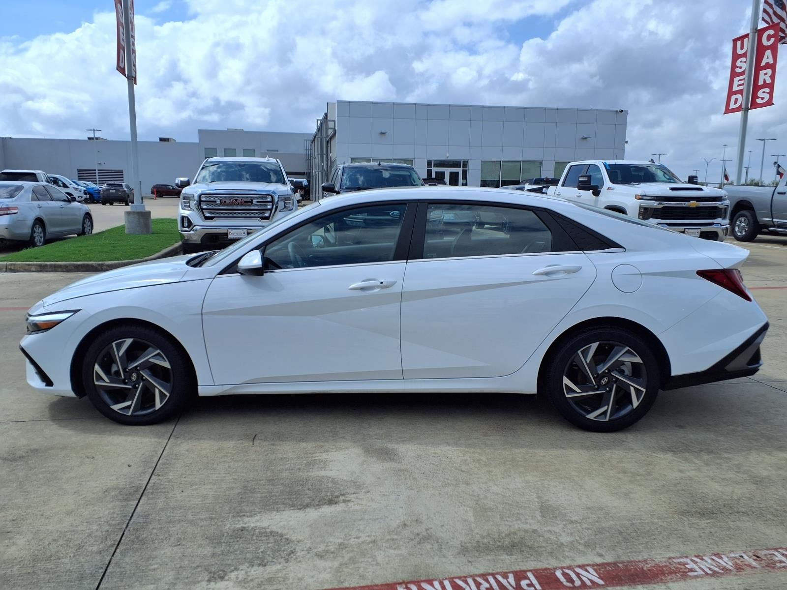 2025 Hyundai Elantra SEL Convenience - 8