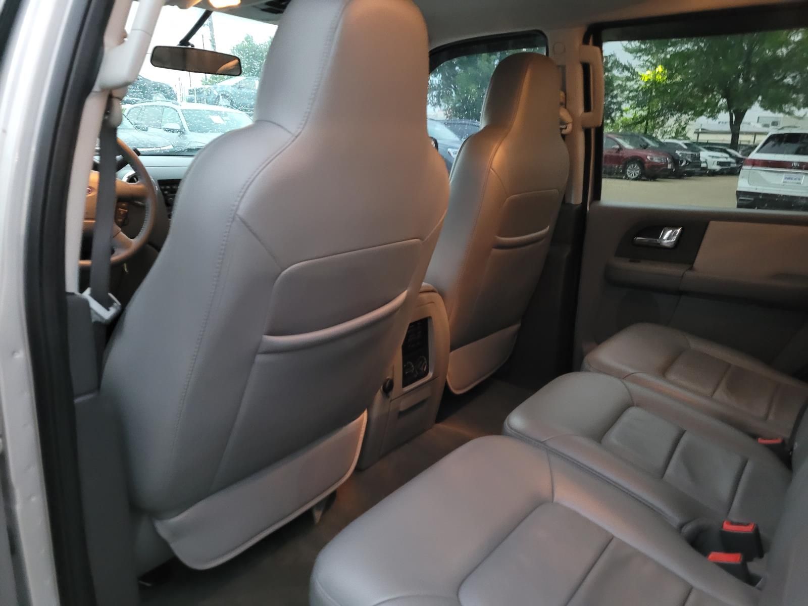 used 2005 Ford Expedition car, priced at $6,750