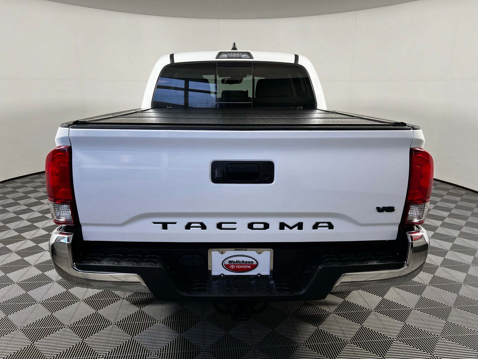Thumbnail: 2022 Toyota Tacoma - 6