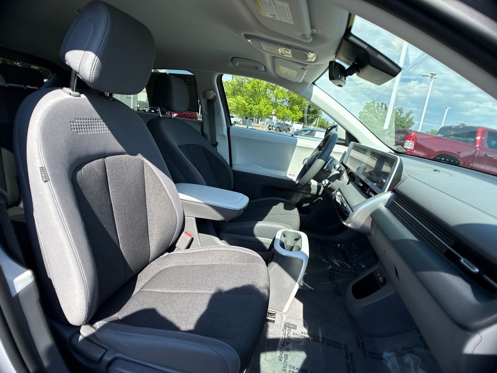 Used 2024 Gray Hyundai SEL image 25