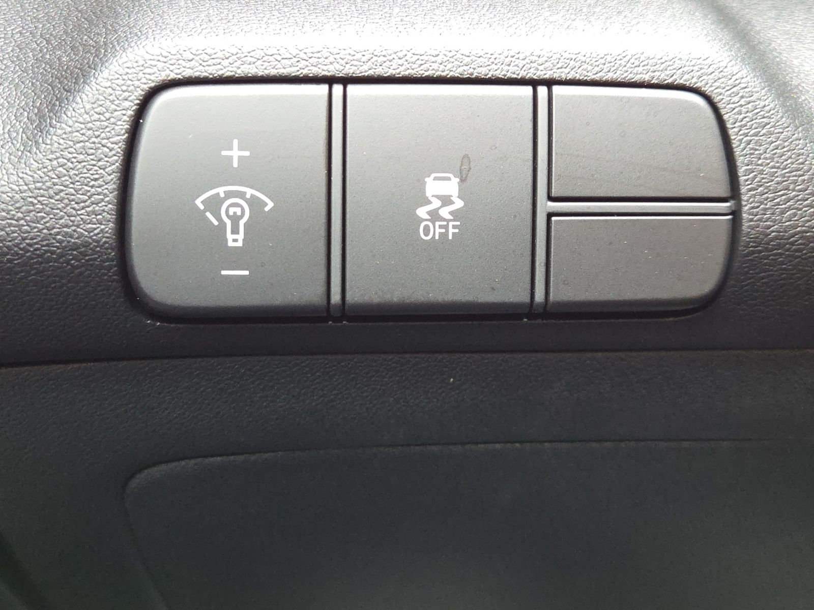 Used 2026 Gray Hyundai SEL Sport image 23