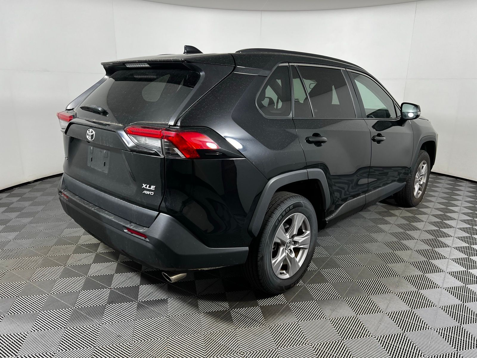 2024 Toyota RAV4 XLE 5