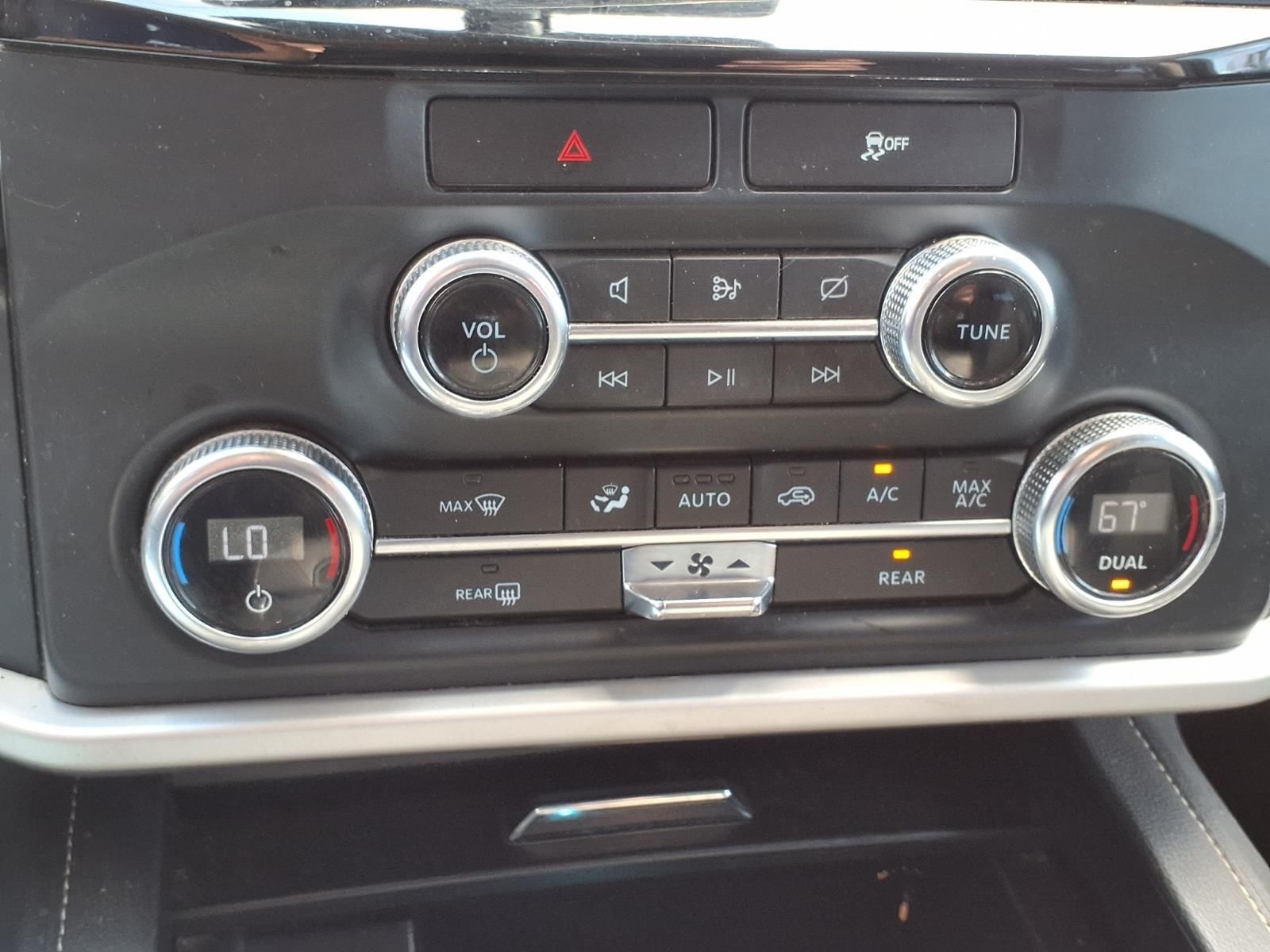 2022 Ford Expedition XLT White at EAG Ford Navasota