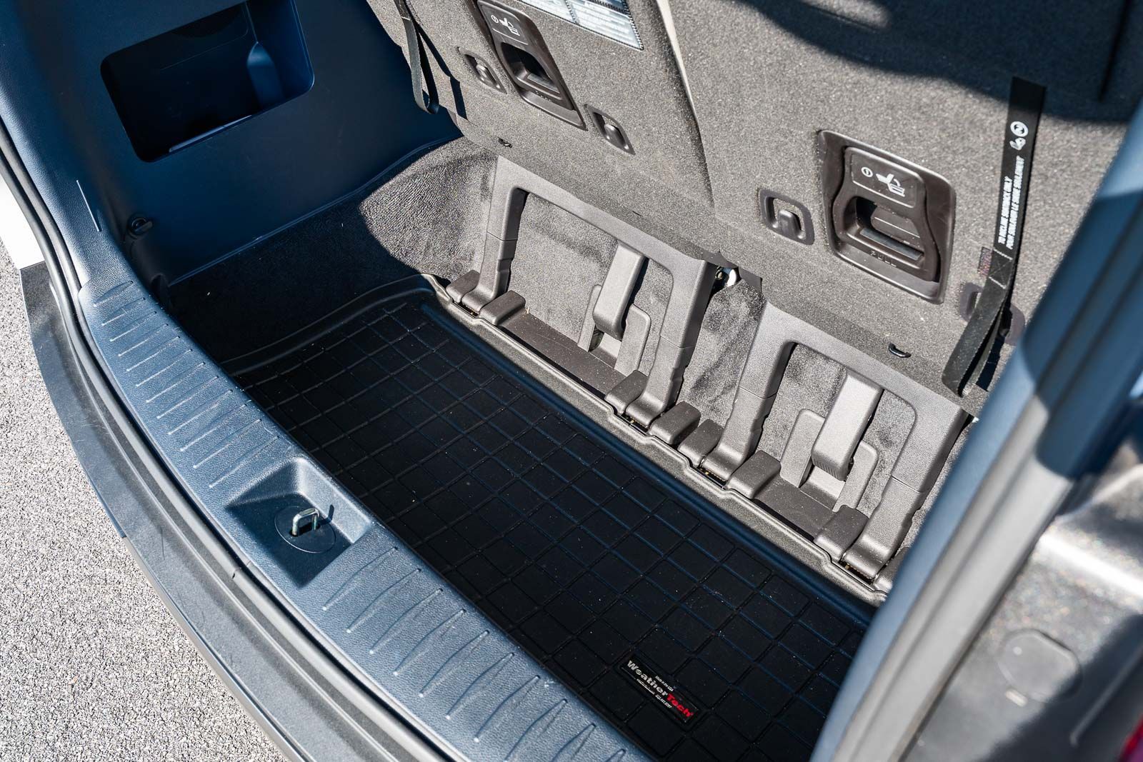 Used 2025 Kia Carnival Van