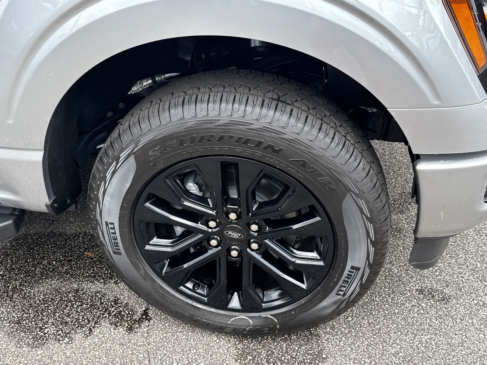 New 2025 Iconic Silver Metallic Ford XLT image 13