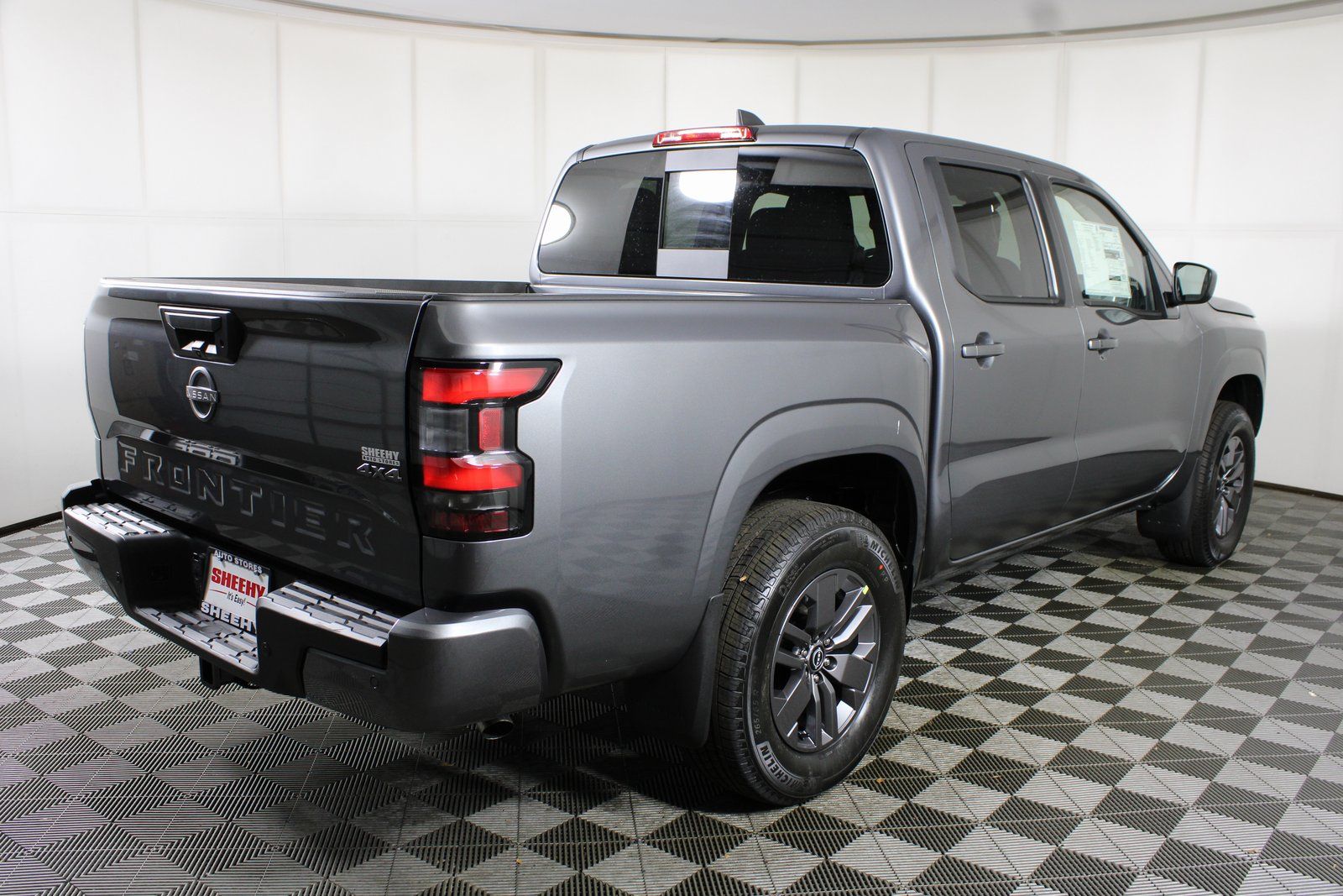 View vehicle photo 6