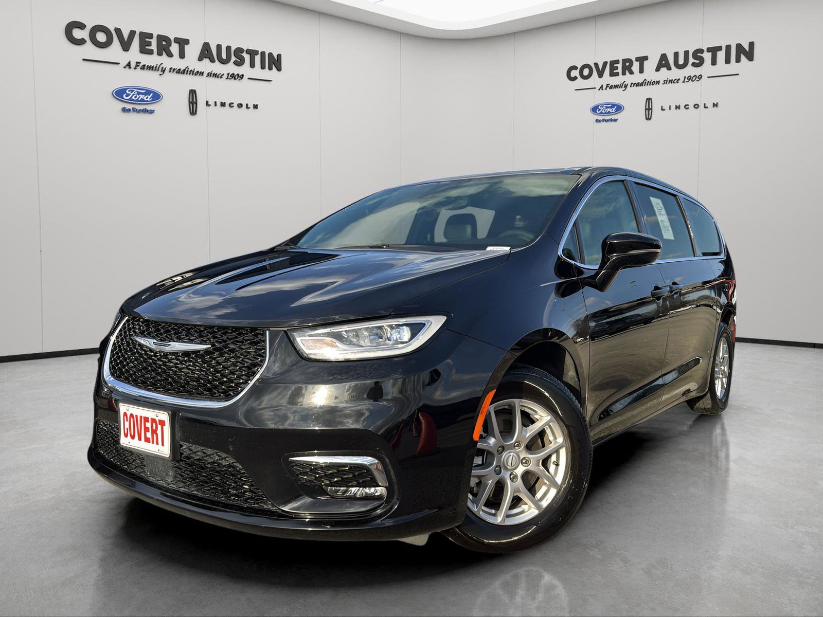 Used Car 2025 Chrysler Pacifica  Select For Sale Under $35,000 In Austin, Texas