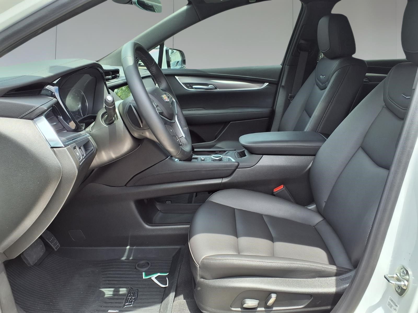 2026 Cadillac XT5 Luxury White at Bayway Cadillac of The Woodlands