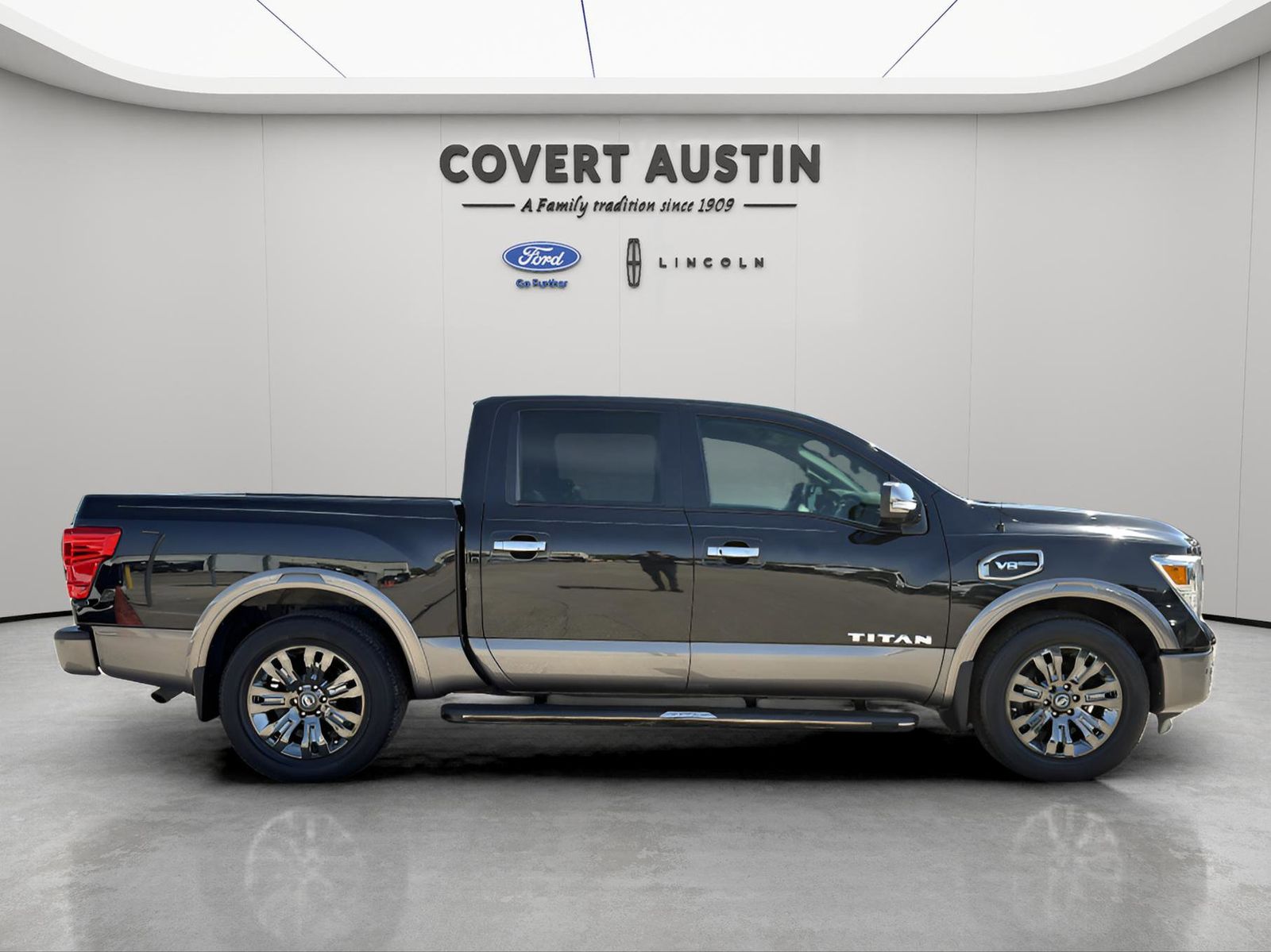 Used Car 2017 Nissan Titan  Platinum Reserve For Sale Under $25,000 In Austin, Texas