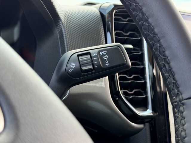 New 2025 Oxford White Ford XLT image 25