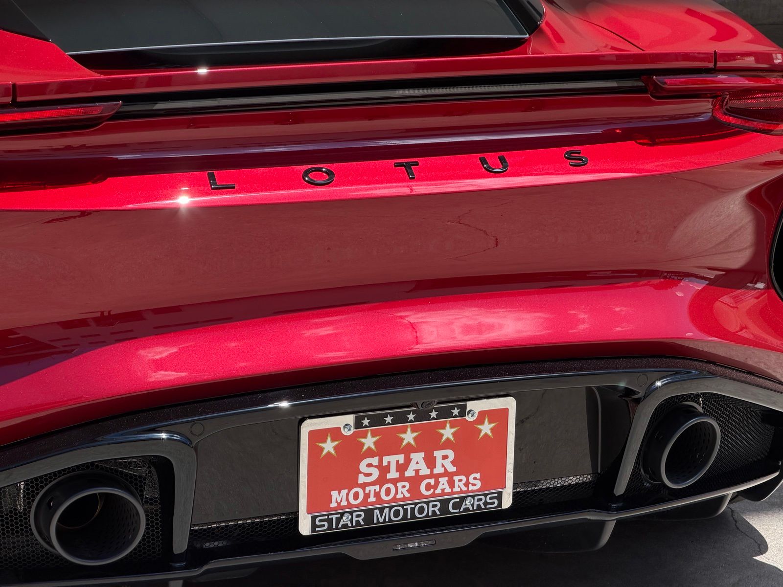 2026 Lotus Emira - Photo 13