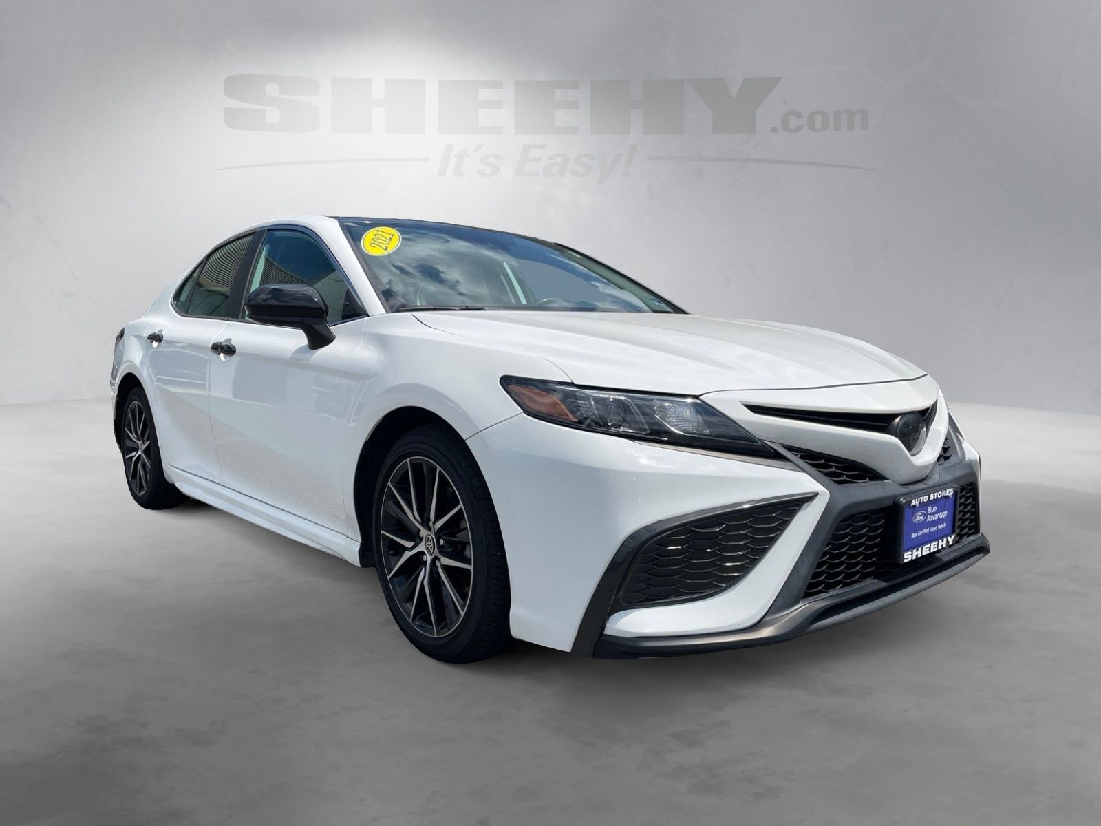 Used 2021 Super White Toyota SE image 2