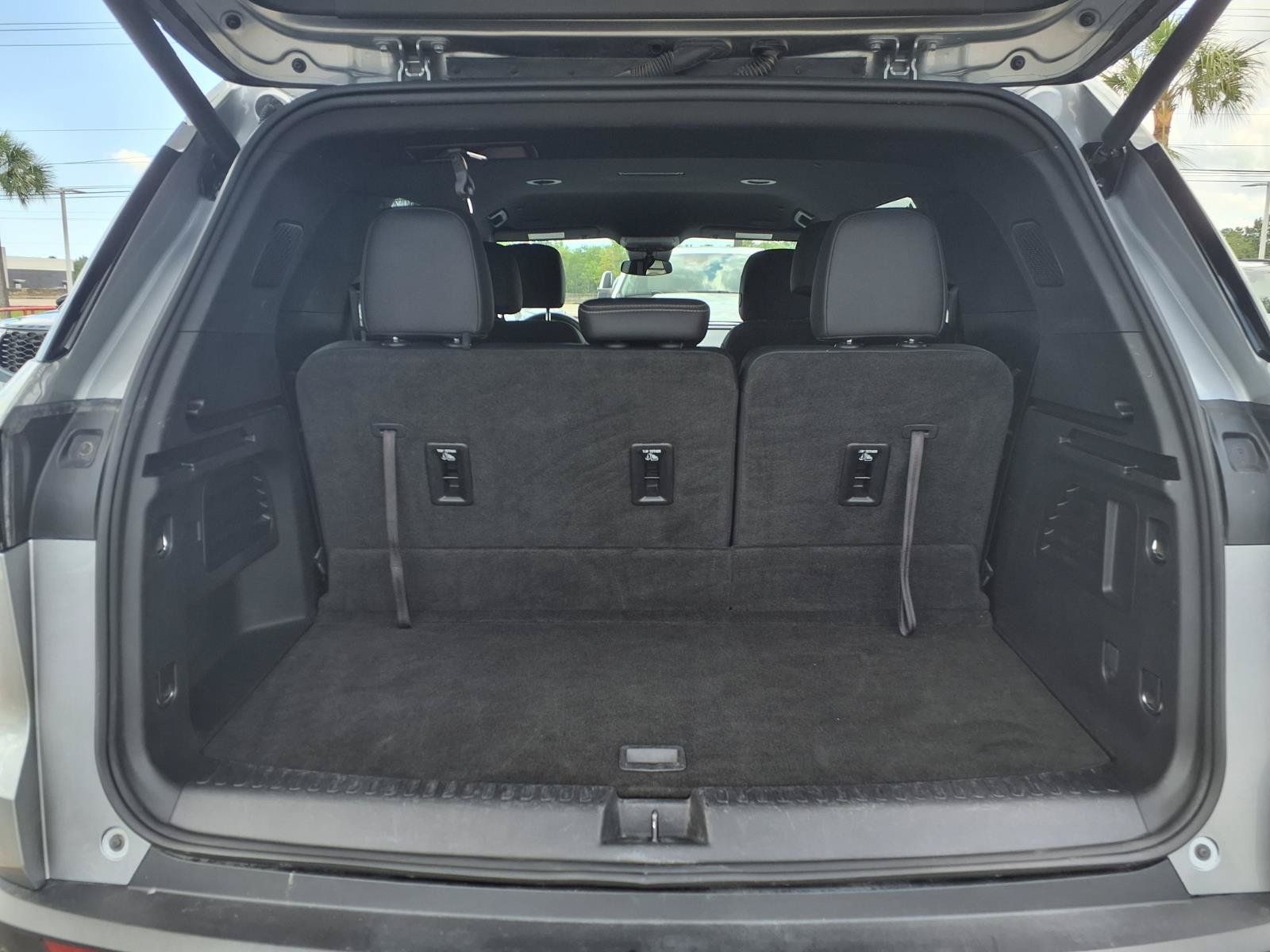 2025 Chevrolet Traverse LT - 6