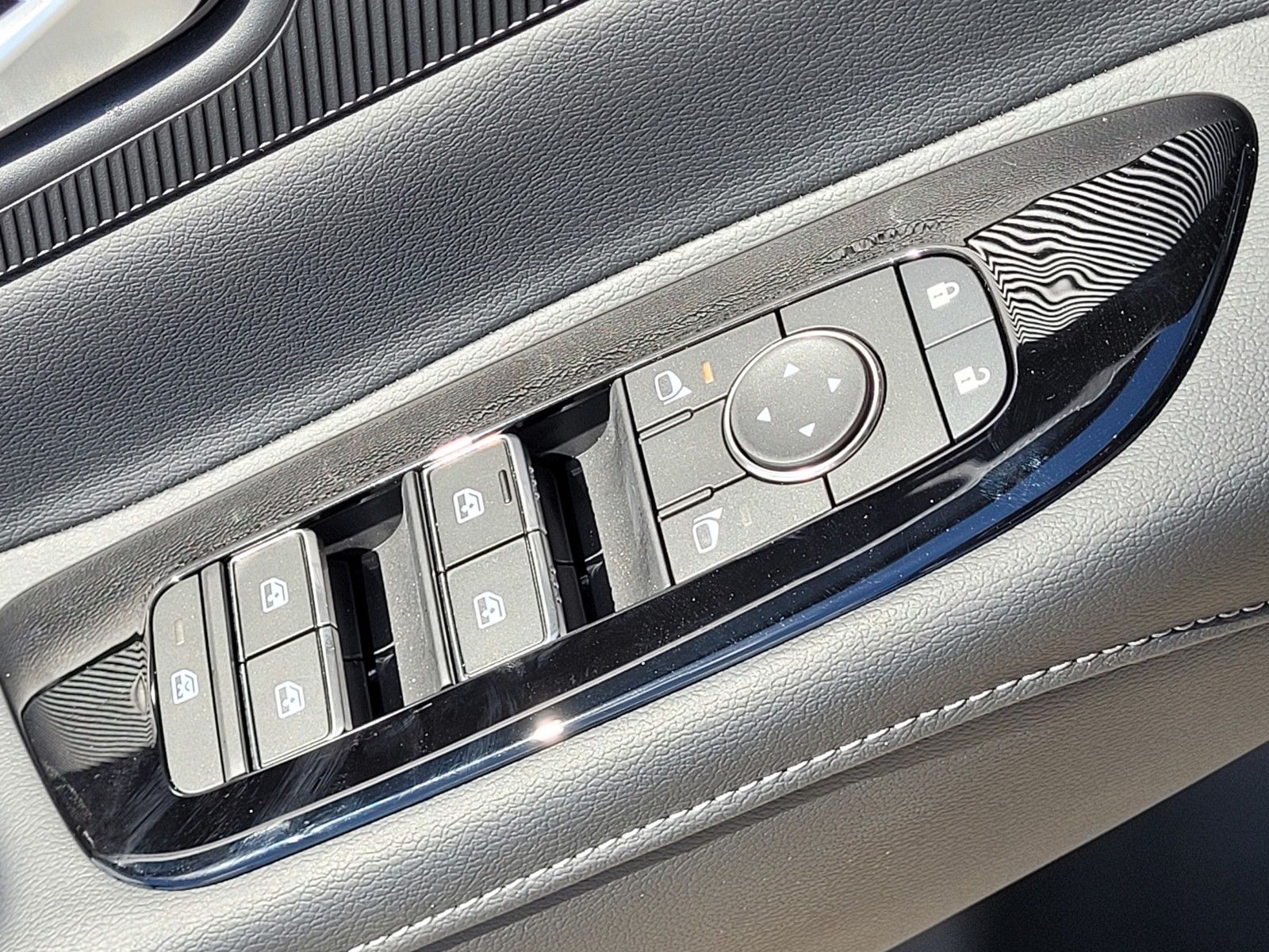 2025 Nissan Murano SV - Photo 23