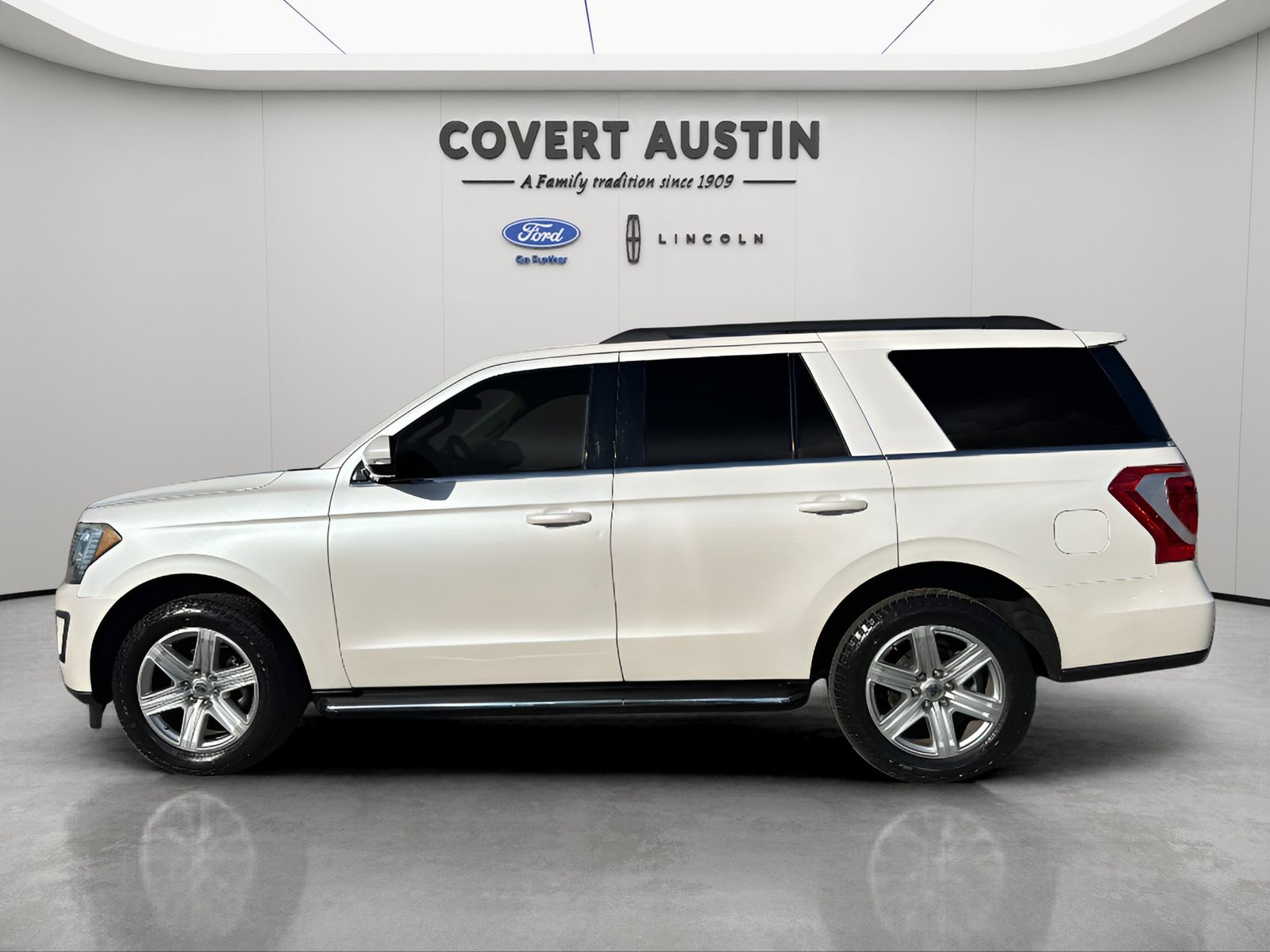 Used Car 2018 Ford Expedition  Xlt For Sale Under $25,000 In Austin, Texas