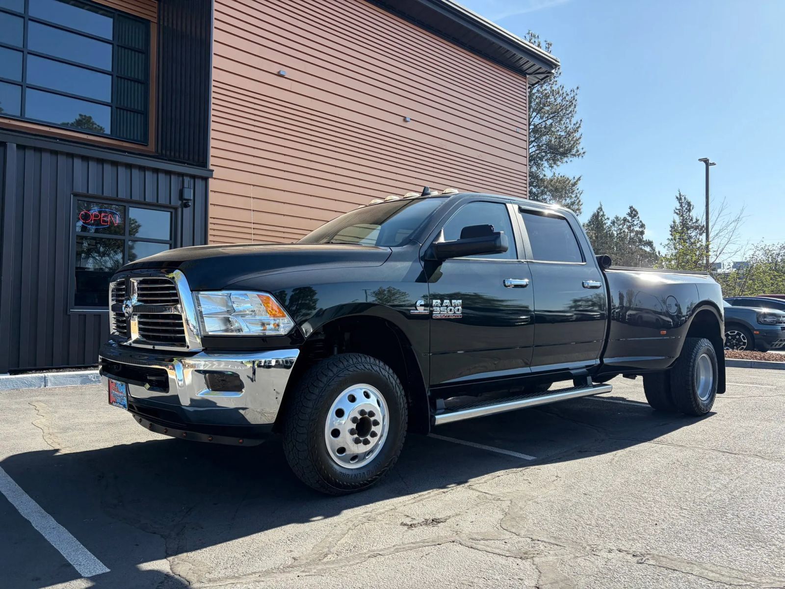 Black Forest Green Pearlcoat 2018 RAM 3500 Big Horn Crew Cab LB DRW 4WD Pickup Truck Four-Wheel Drive 6-Speed Automatic
