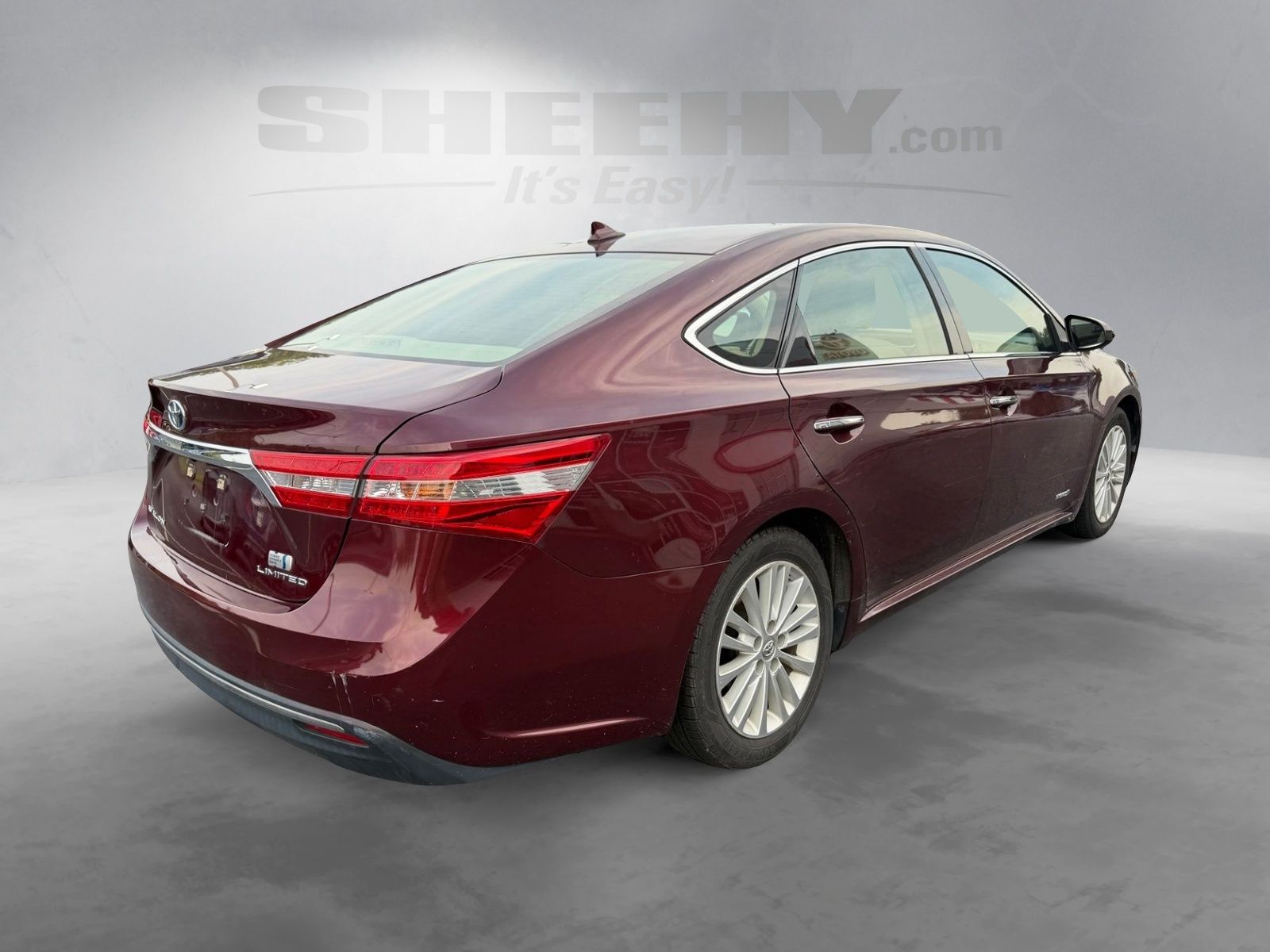 Used 2014 Red Toyota Limited image 10