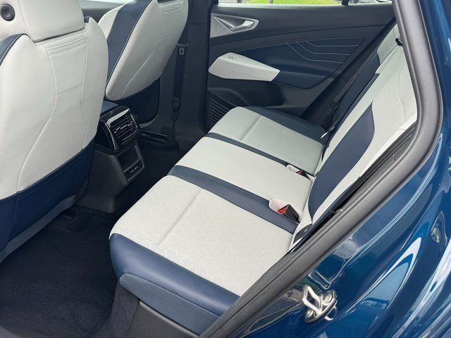 Used 2023 Blue Volkswagen Pro S image 5