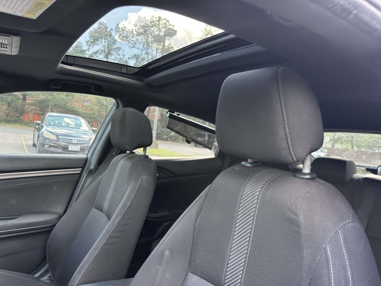 Used 2018  Honda EX image 10