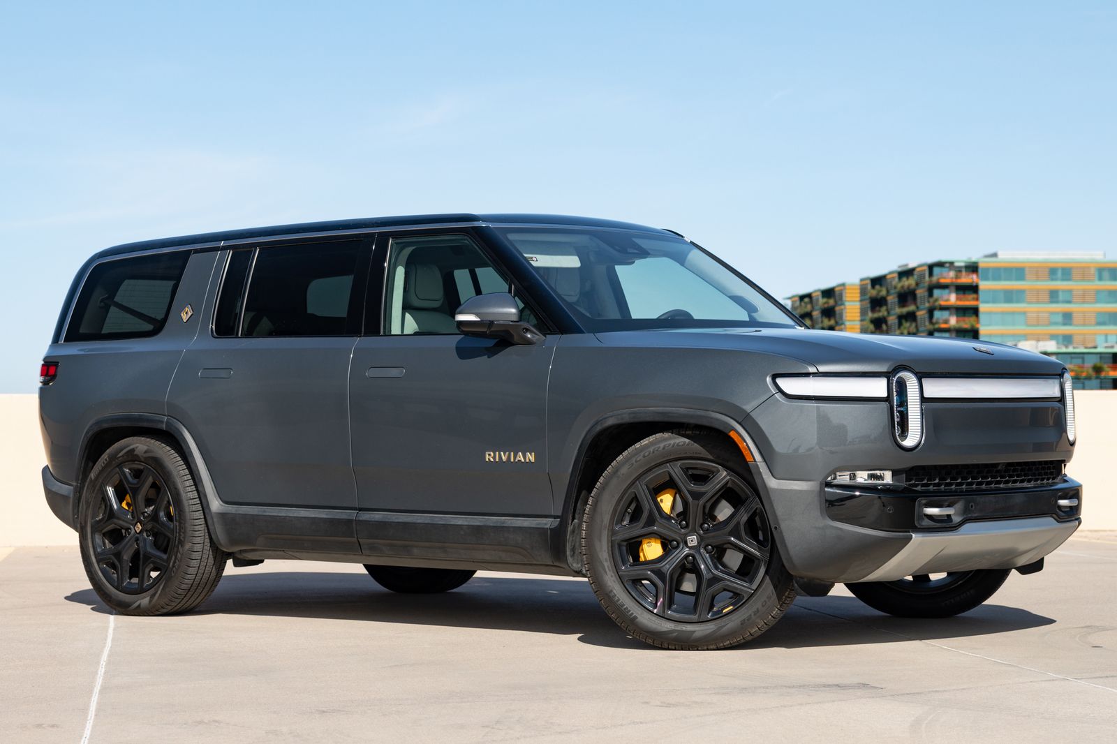 2023 Rivian R1S Adventure