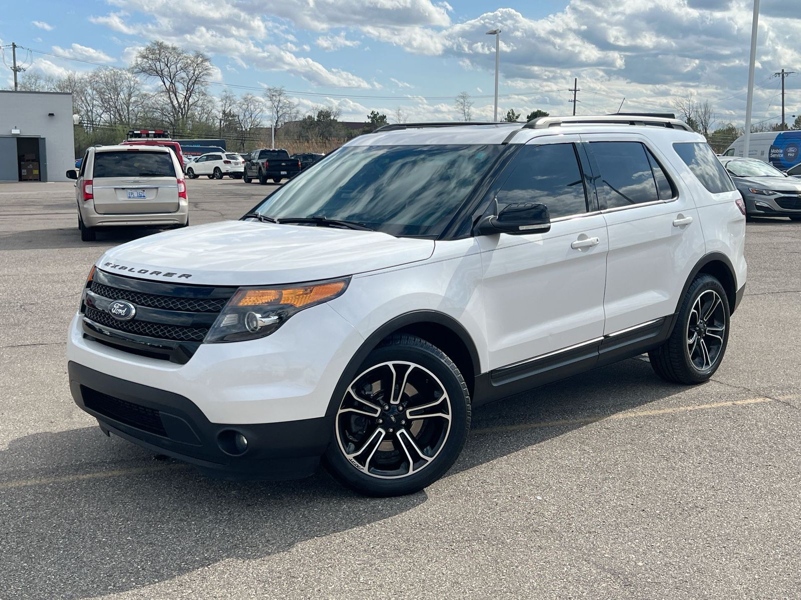White Platinum Clearcoat Metallic 2015 Ford Explorer Sport 4WD SUV / Crossover All-Wheel Drive 6-Speed Automatic