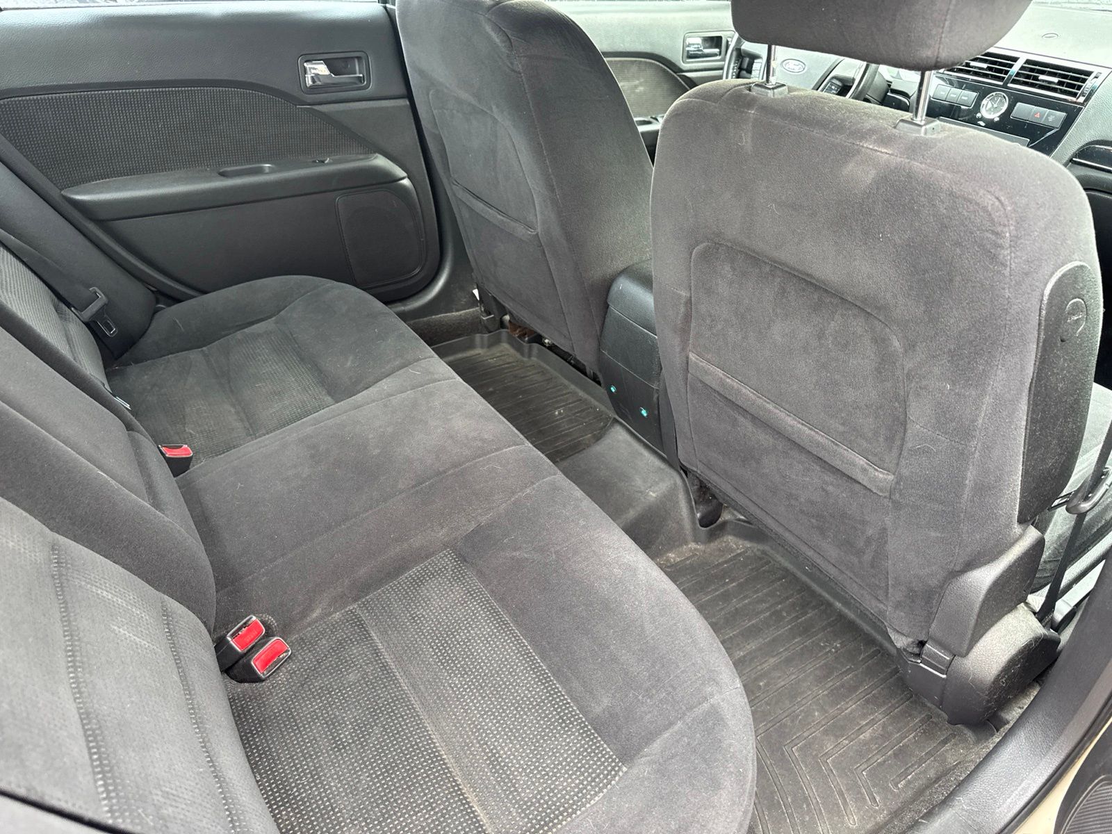 Used 2008 Dune Pearl Clearcoat Metallic Ford SEL image 23