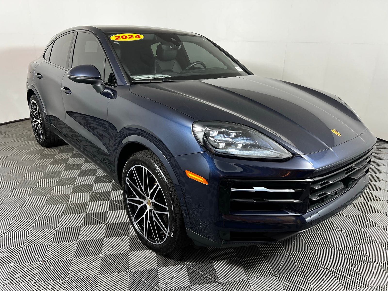 Thumbnail: 2024 Porsche  - 3